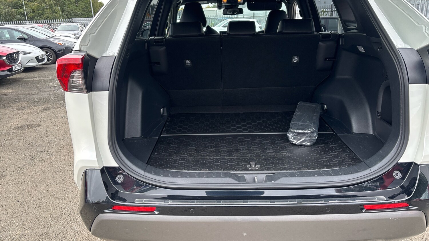 Used Toyota RAV4 2020 for sale - 76196367: Photo 14