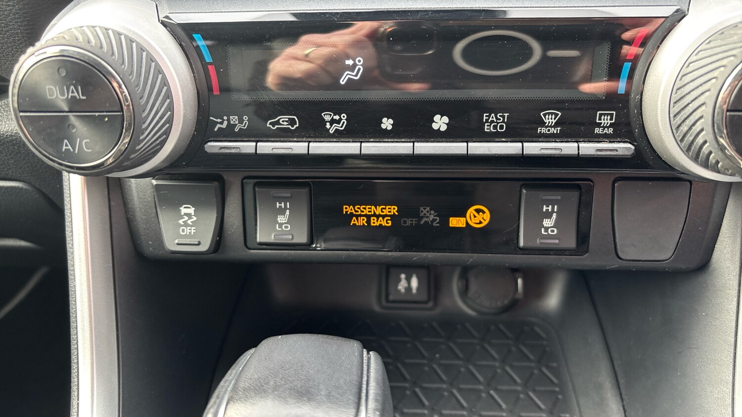 Used Toyota RAV4 2020 for sale - 76196367: Photo 20