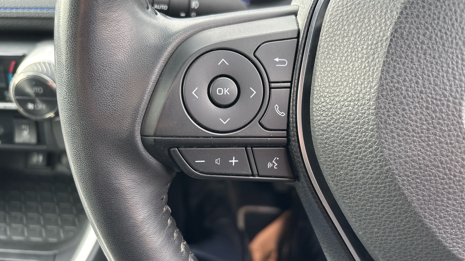 Used Toyota RAV4 2020 for sale - 76196367: Photo 28