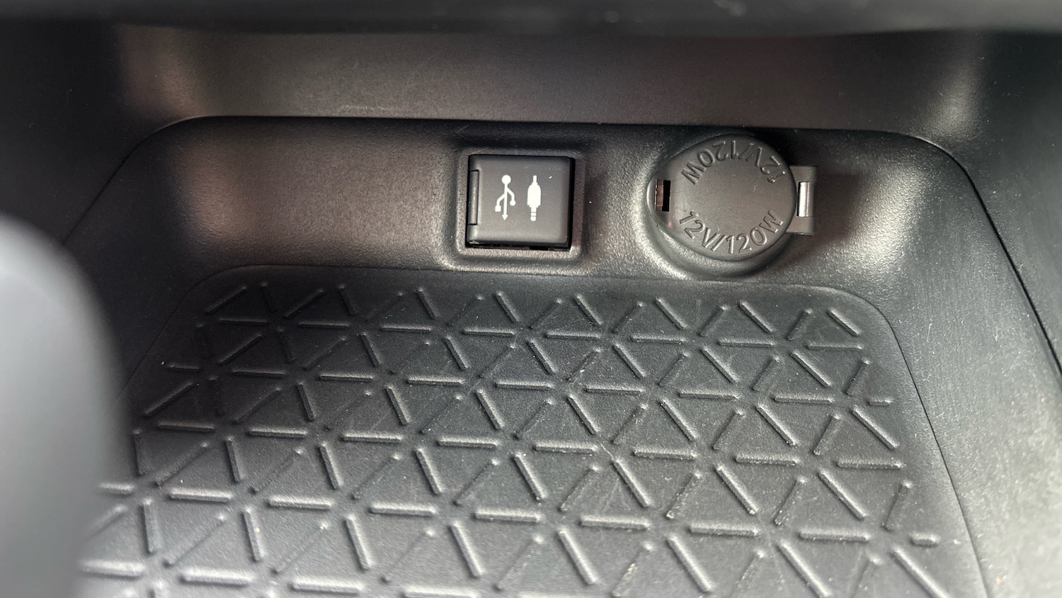 Used Toyota RAV4 2020 for sale - 76196367: Photo 31