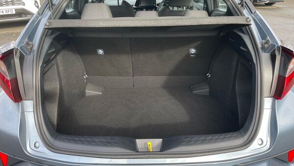 Used Toyota C-HR 2022 for sale - 76184296: Photo 14