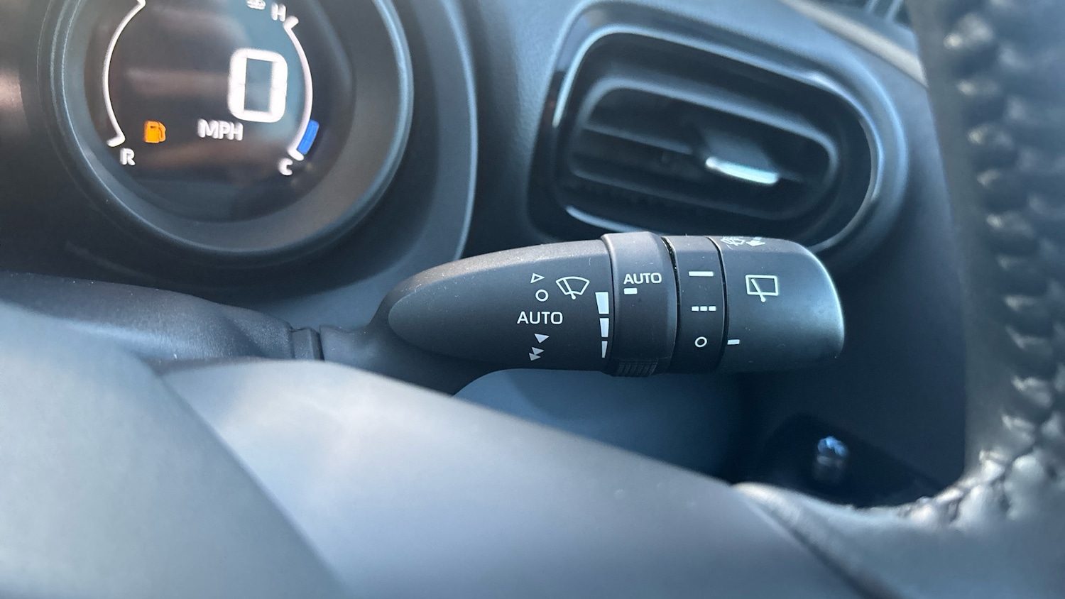 Used Toyota Yaris 2022 for sale - 76763083: Photo 25