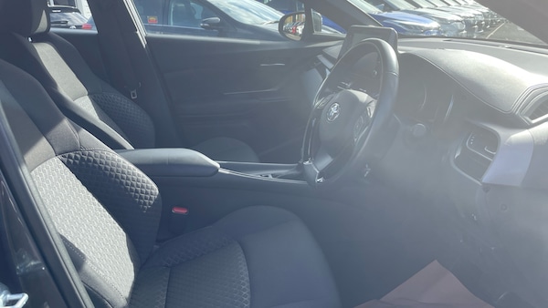 Used Toyota C-HR 2022 for sale - 76231550: Photo 11