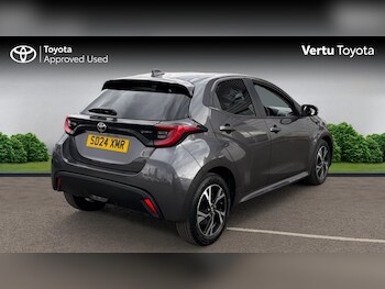 Used Toyota Yaris 2024 for sale - 78495939: Photo