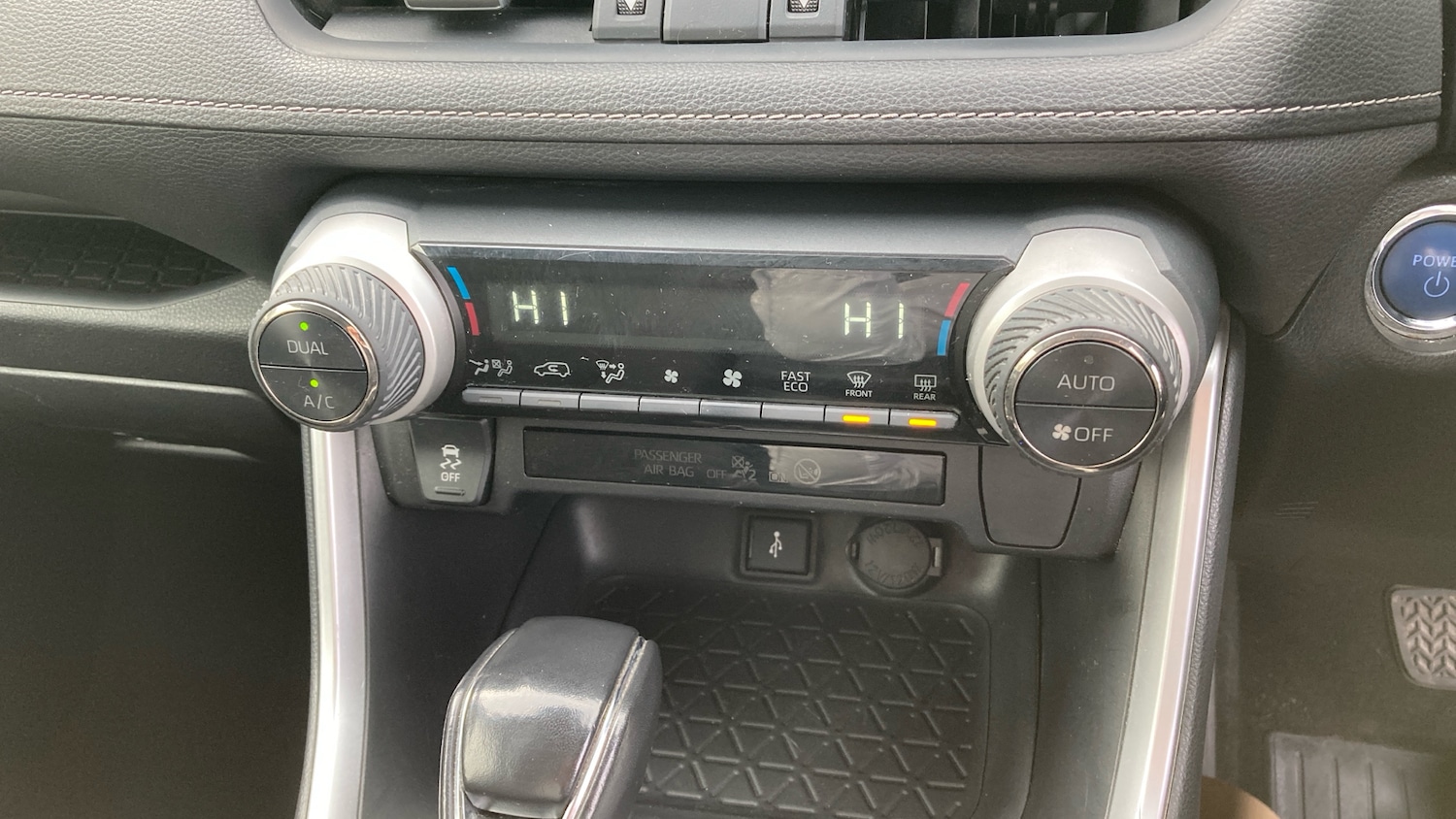 Used Toyota RAV4 2020 for sale - 76687070: Photo 25