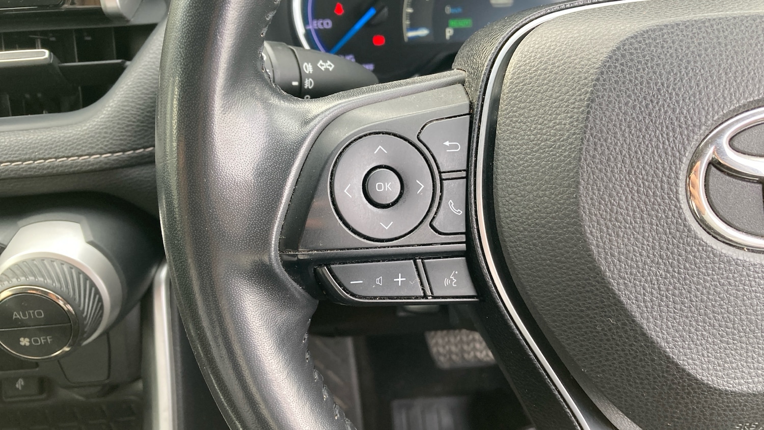 Used Toyota RAV4 2020 for sale - 76687070: Photo 27