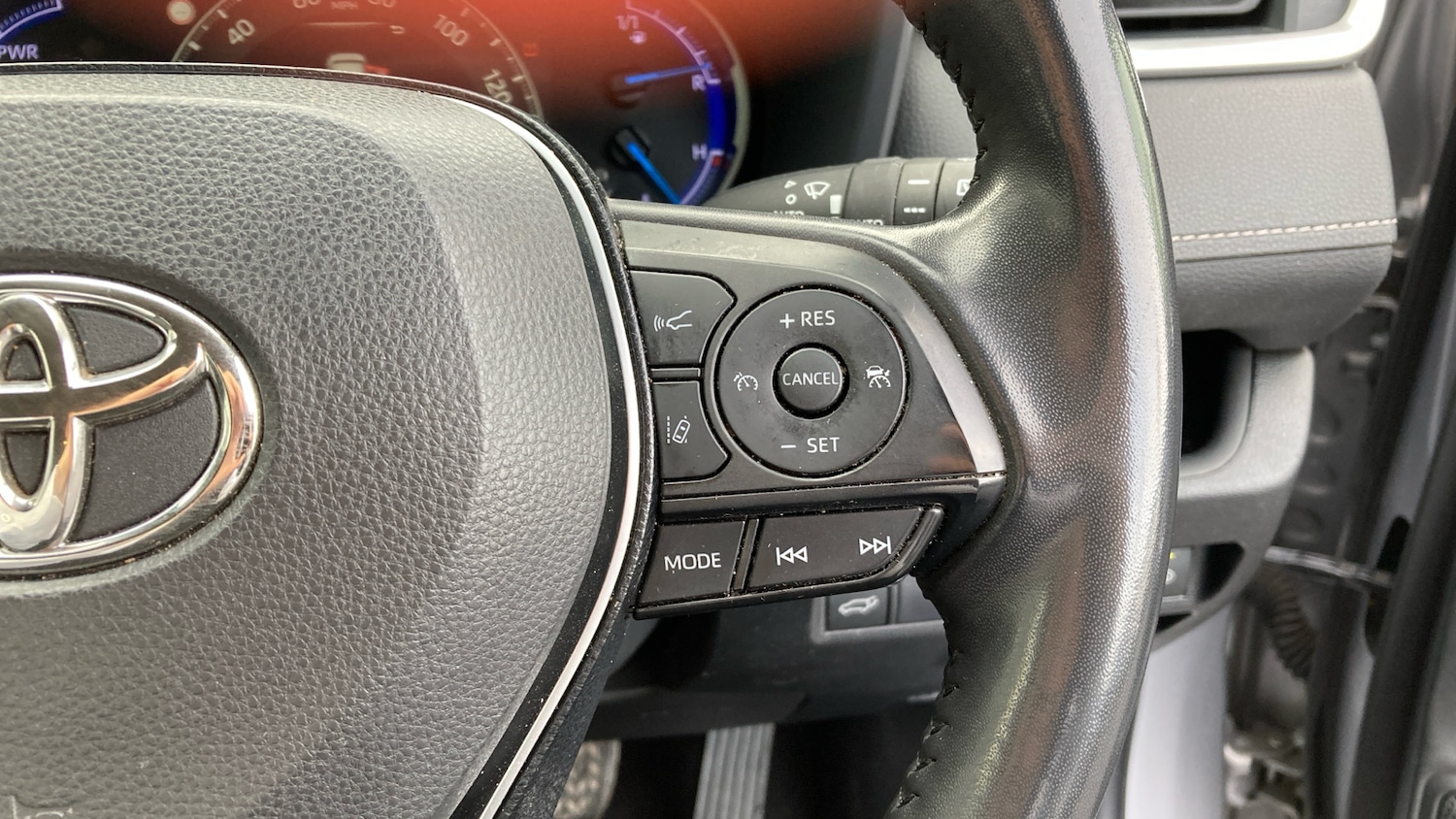 Used Toyota RAV4 2020 for sale - 76687070: Photo 28