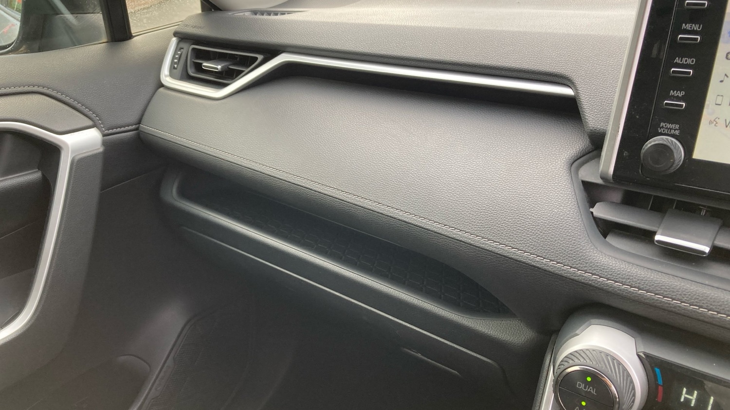 Used Toyota RAV4 2020 for sale - 76687070: Photo 32