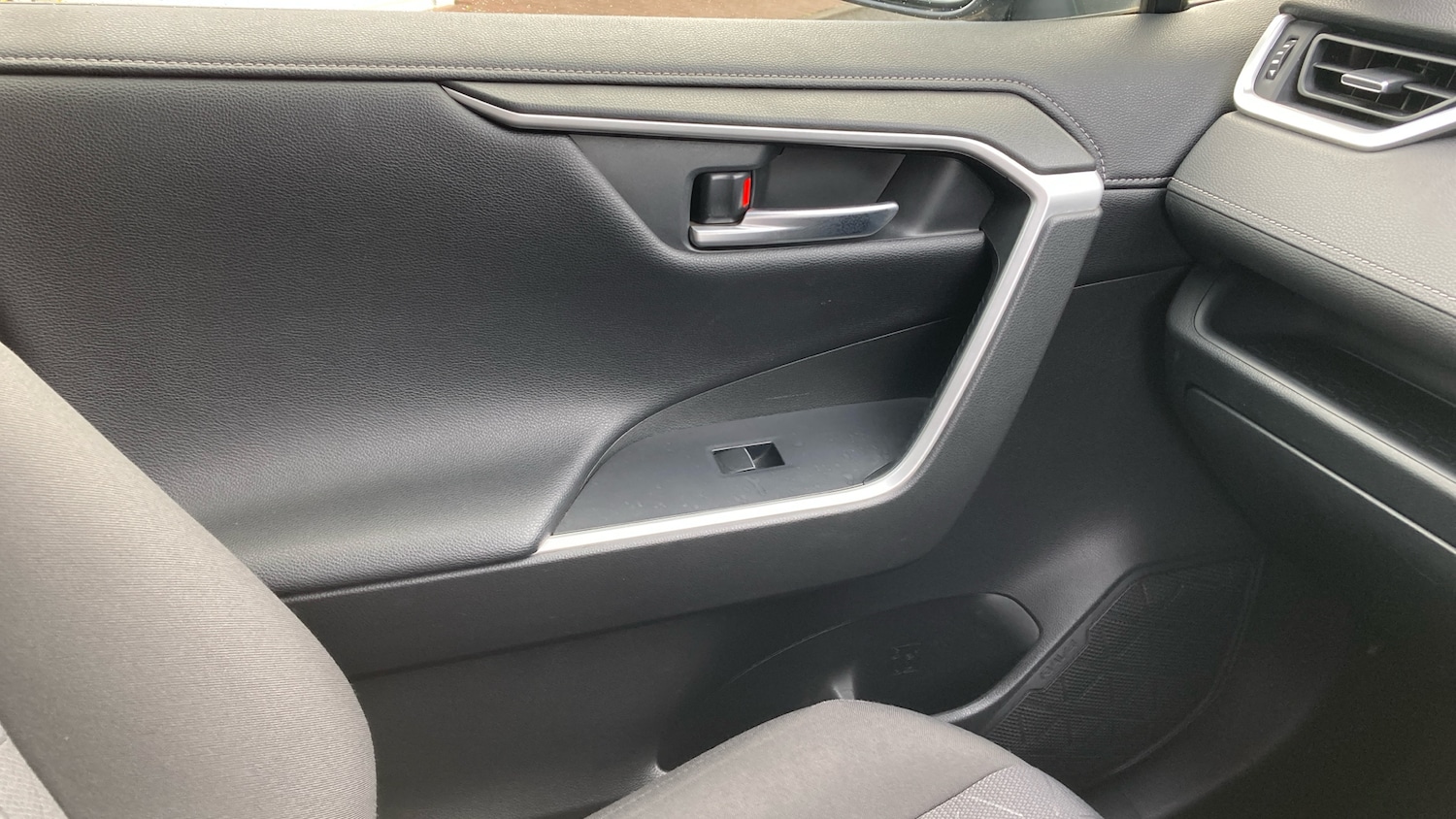 Used Toyota RAV4 2020 for sale - 76687070: Photo 33