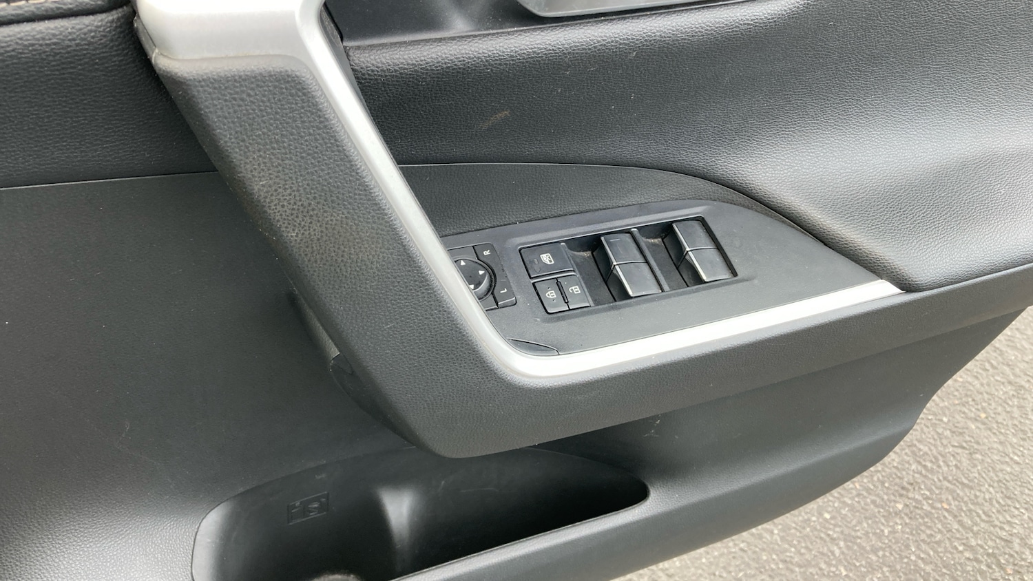 Used Toyota RAV4 2020 for sale - 76687070: Photo 34