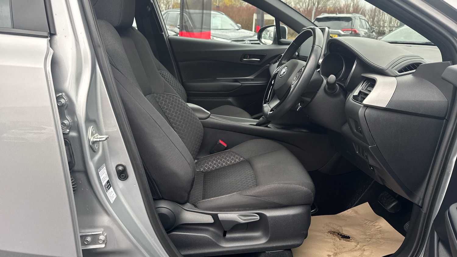 Used Toyota C-HR 2022 for sale - 76807382: Photo 11