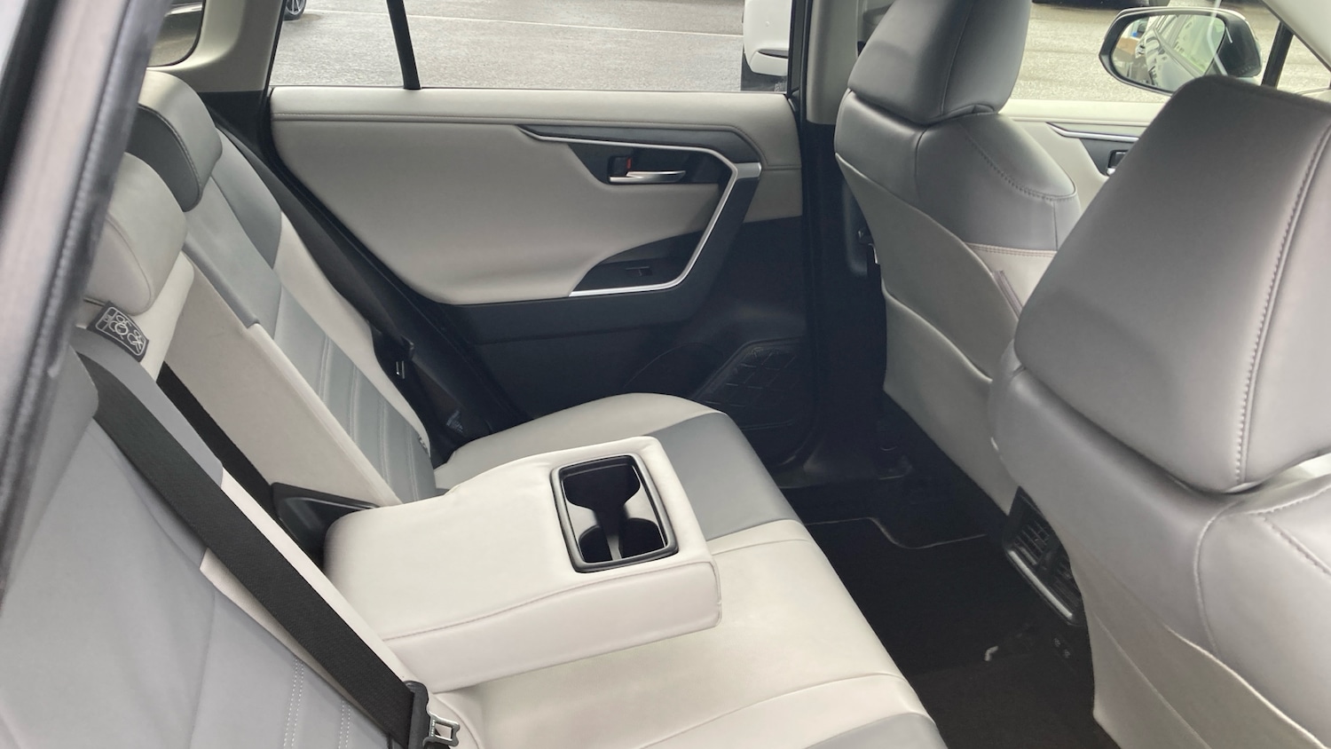 Used Toyota RAV4 2021 for sale - 77893208: Photo 28