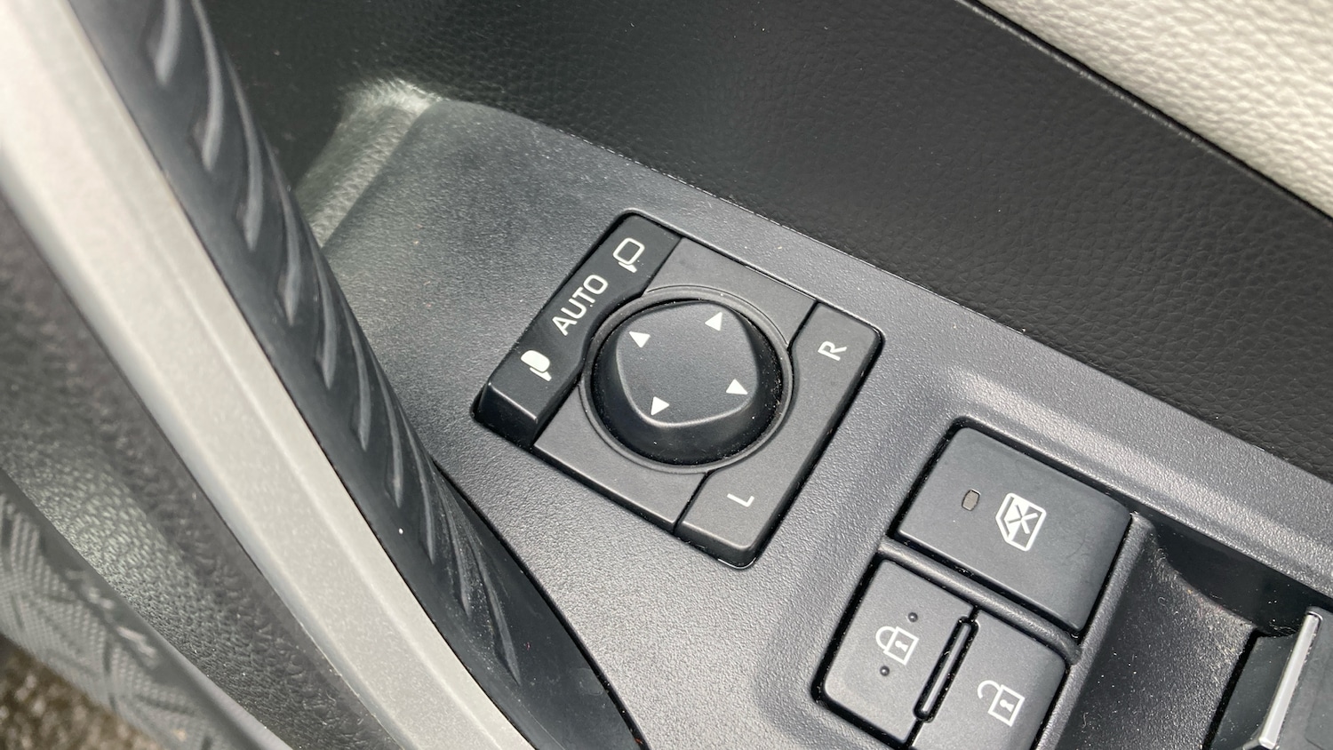 Used Toyota RAV4 2021 for sale - 77893208: Photo 34