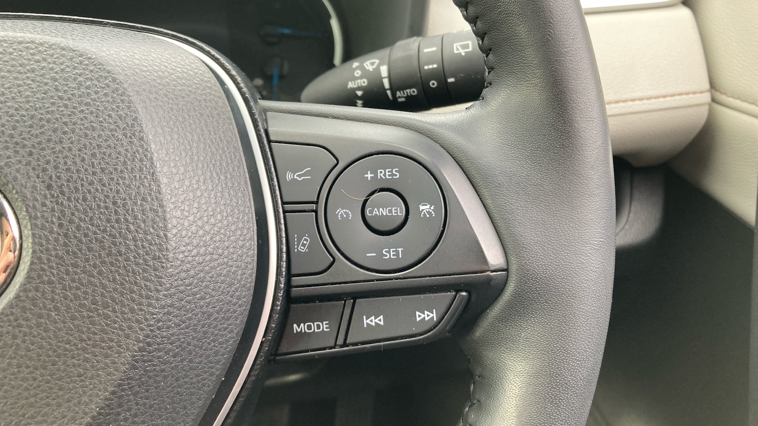 Used Toyota RAV4 2021 for sale - 77893208: Photo 40