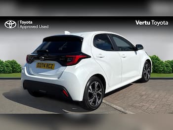Used Toyota Yaris 2024 for sale - 79460472: Photo