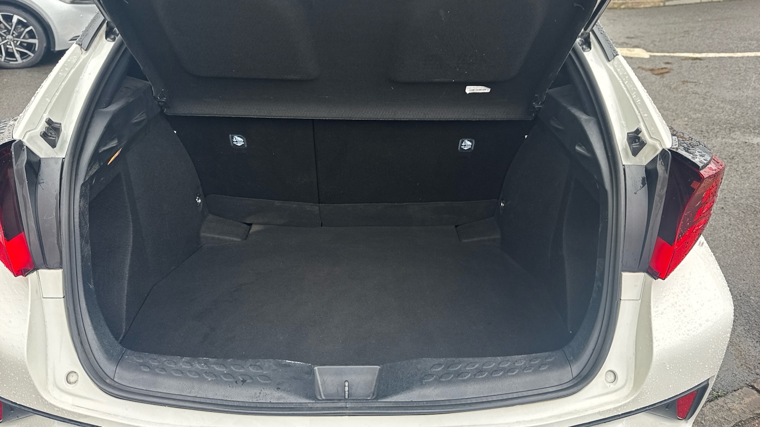 Used Toyota C-HR 2022 for sale - 76231547: Photo 14