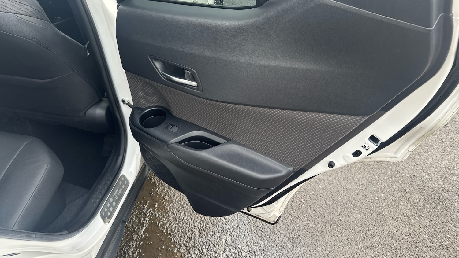 Used Toyota C-HR 2022 for sale - 76231547: Photo 30