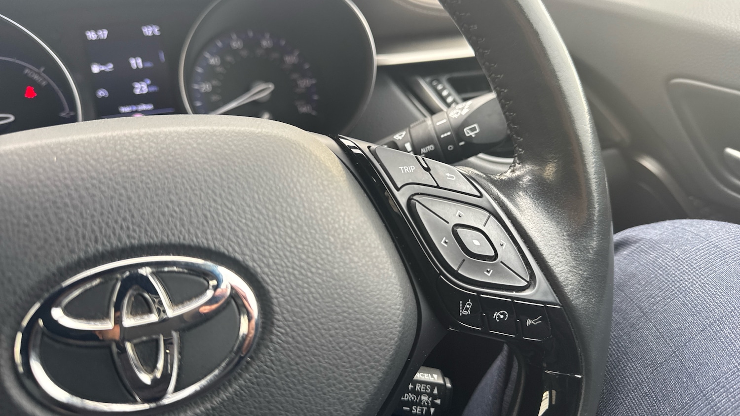 Used Toyota C-HR 2022 for sale - 76231547: Photo 35