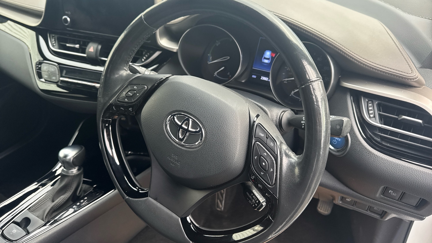 Used Toyota C-HR 2022 for sale - 76231547: Photo 8