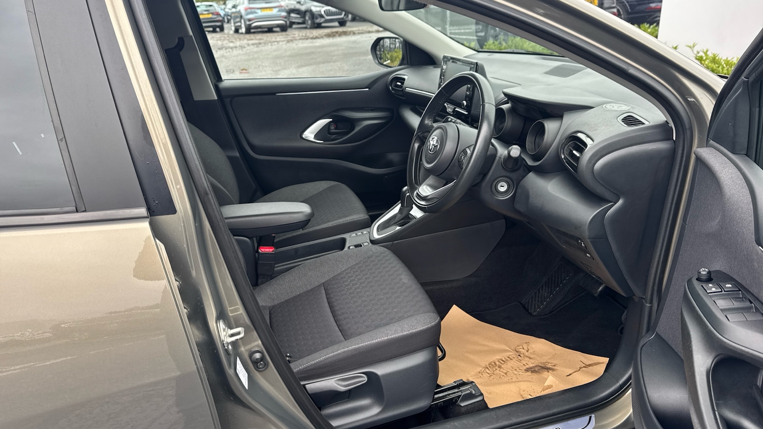Used Toyota Yaris 2022 for sale - 76329898: Photo 11