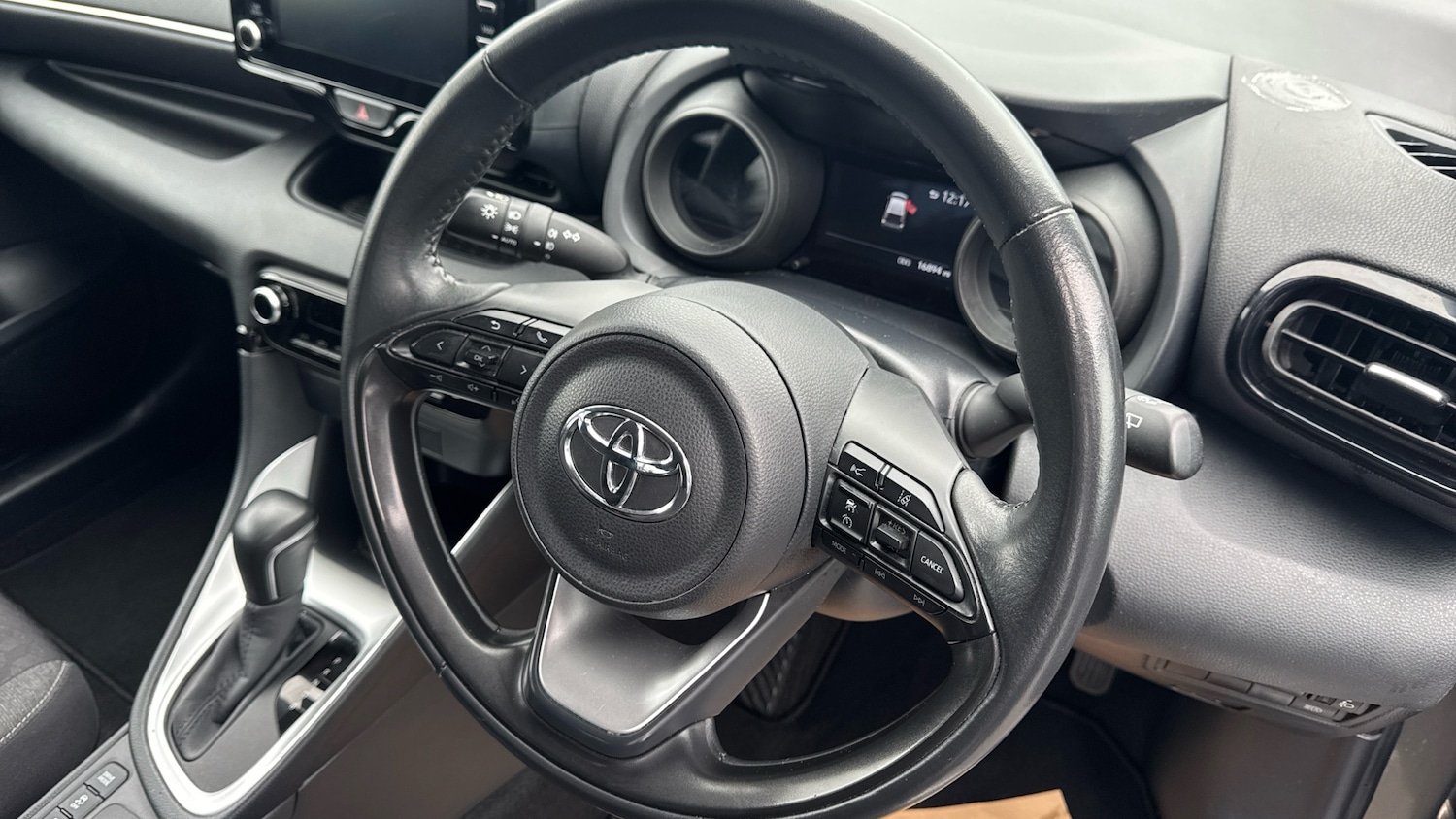 Used Toyota Yaris 2022 for sale - 76329898: Photo 8