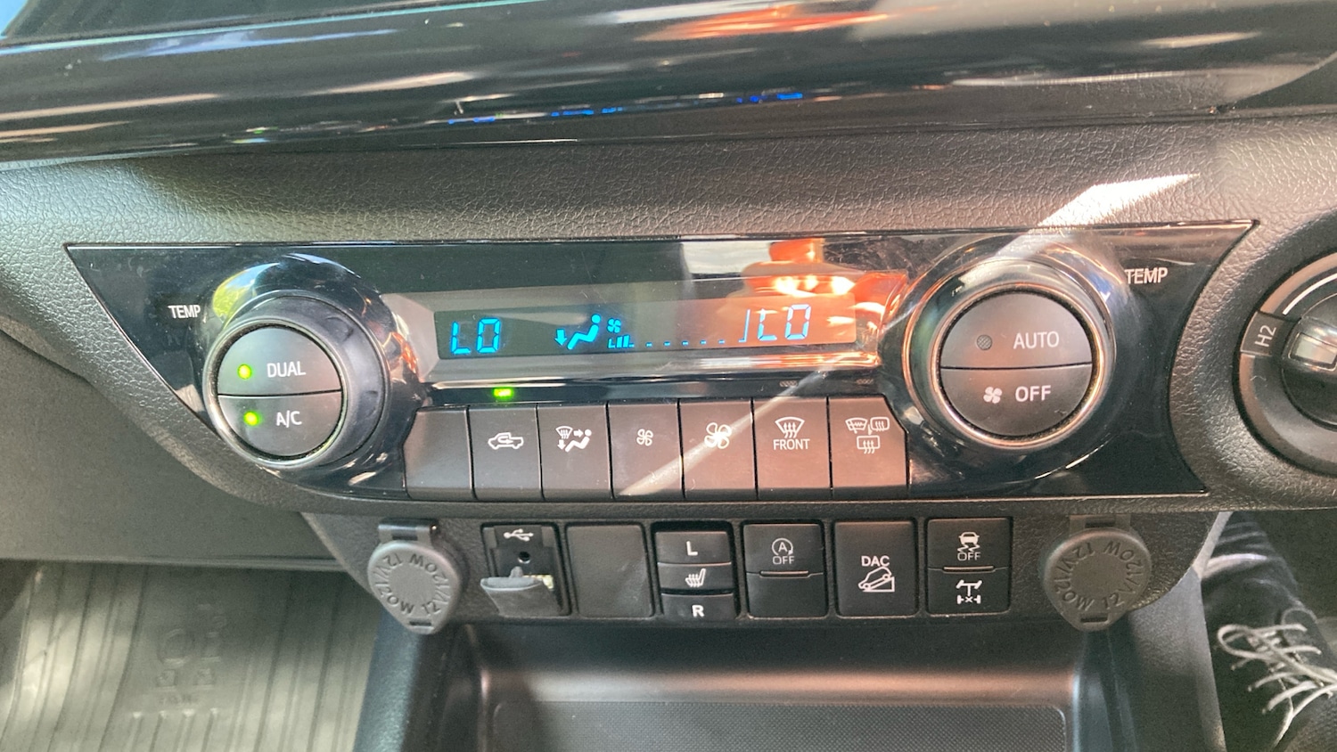 Used Toyota Hilux 2023 for sale - 77282408: Photo 28