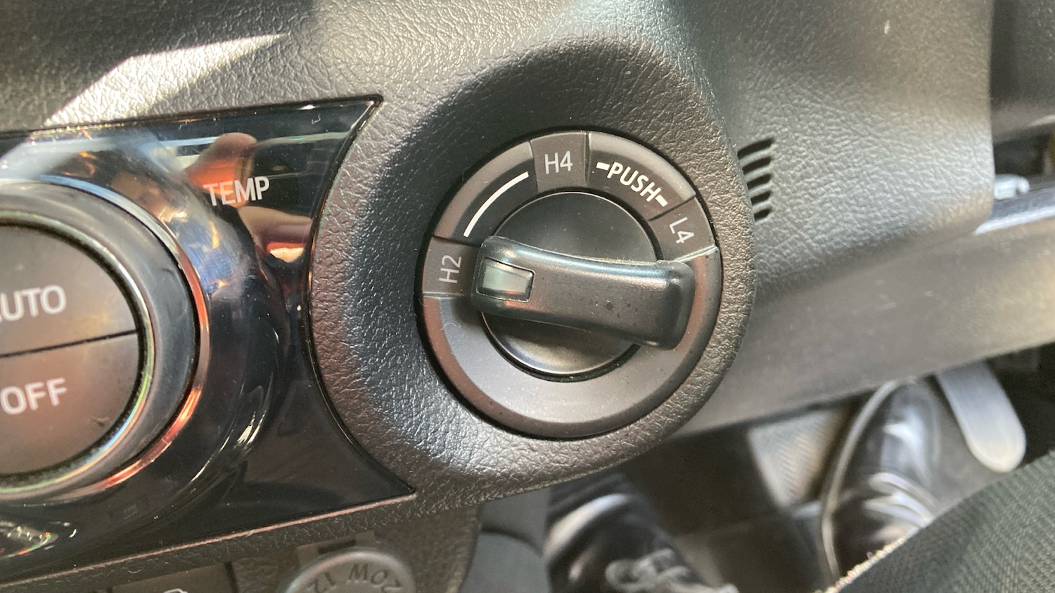 Used Toyota Hilux 2023 for sale - 77282408: Photo 29