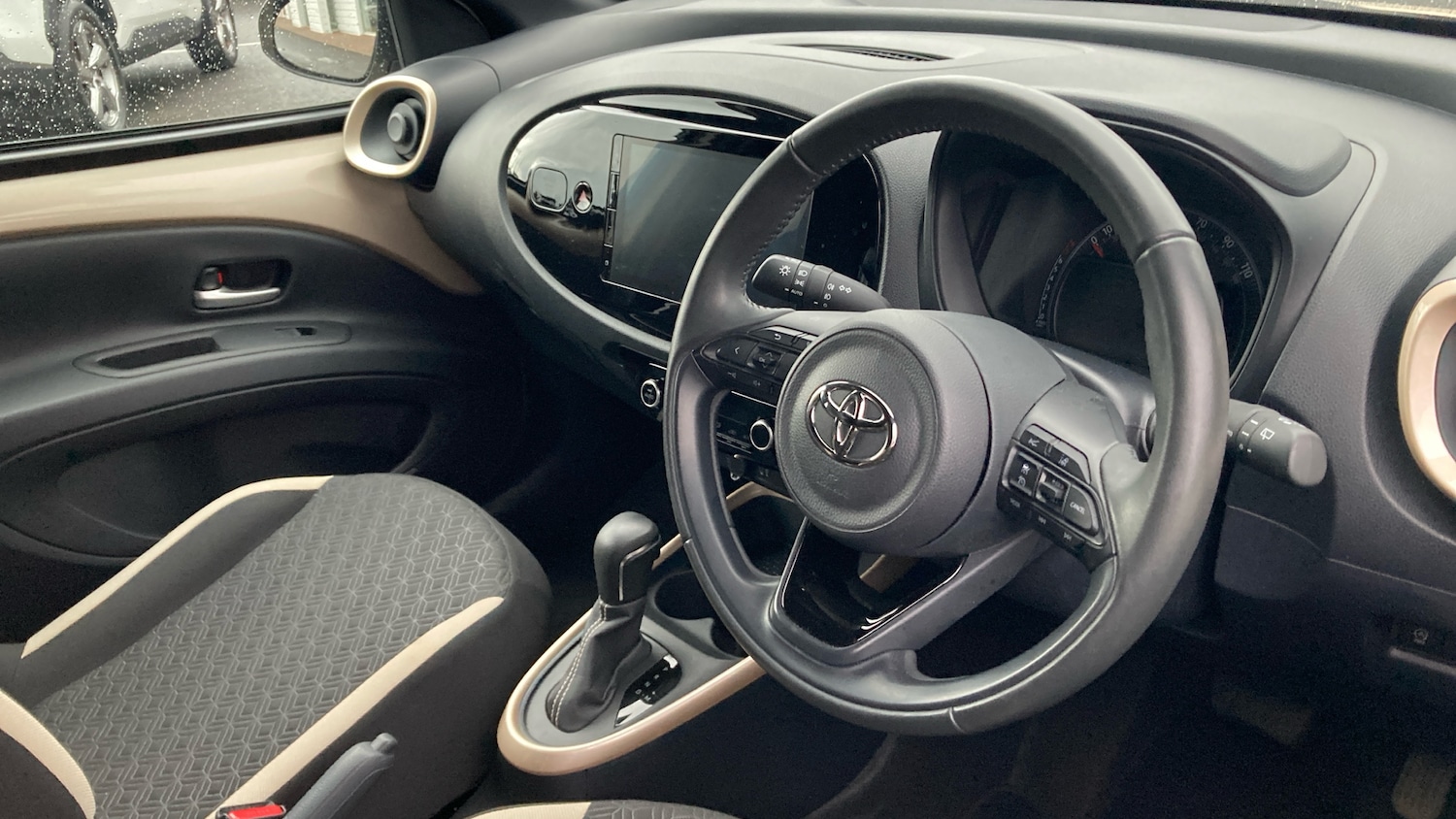 Used Toyota Aygo X 2024 for sale - 76120123: Photo 11