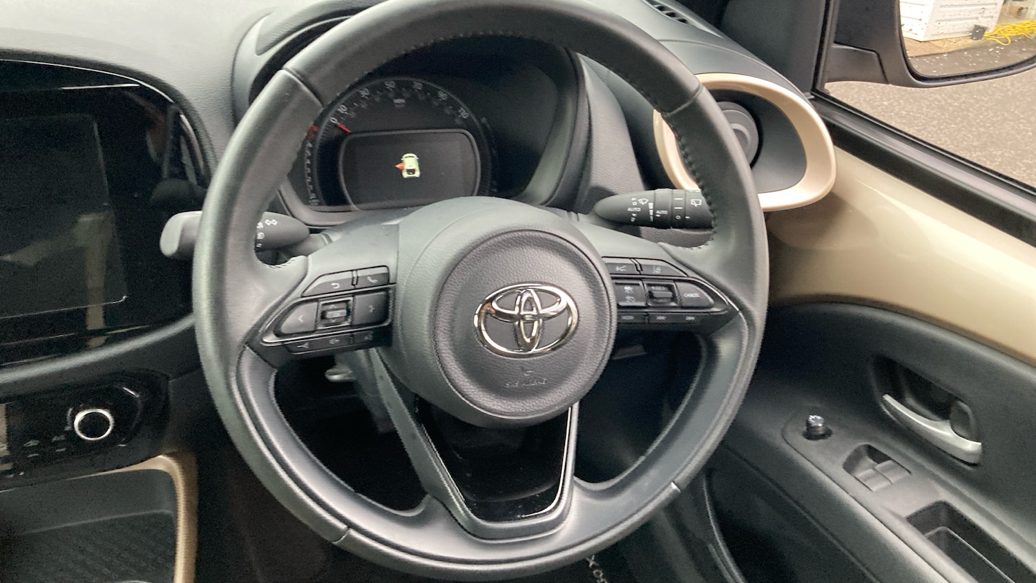 Used Toyota Aygo X 2024 for sale - 76120123: Photo 8