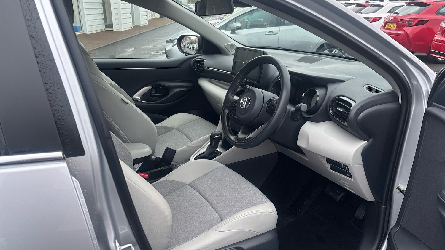 Used Toyota Yaris 2023 for sale - 76984626: Photo 11