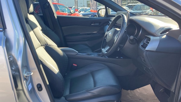 Used Toyota C-HR 2023 for sale - 76219103: Photo 11