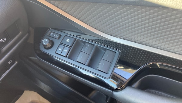 Used Toyota C-HR 2023 for sale - 76219103: Photo 31
