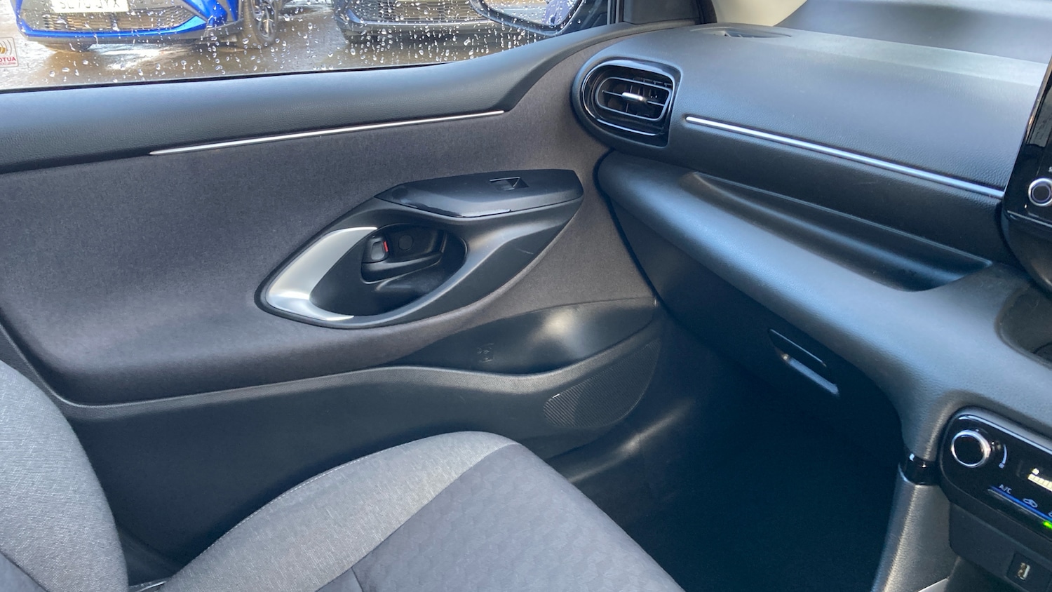 Used Toyota Yaris 2022 for sale - 77528506: Photo 28