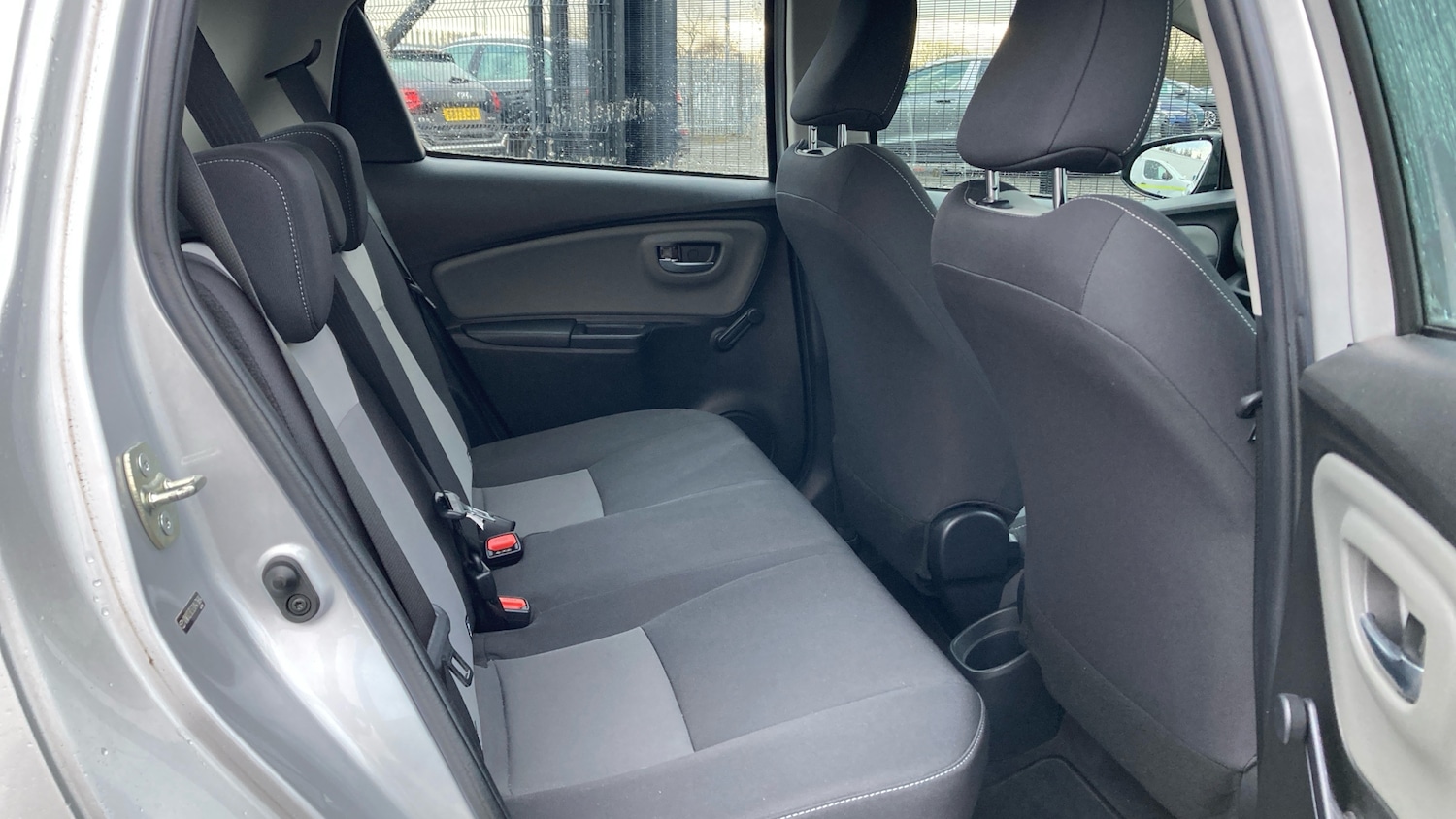 Used Toyota Yaris 2018 for sale - 77417348: Photo 12