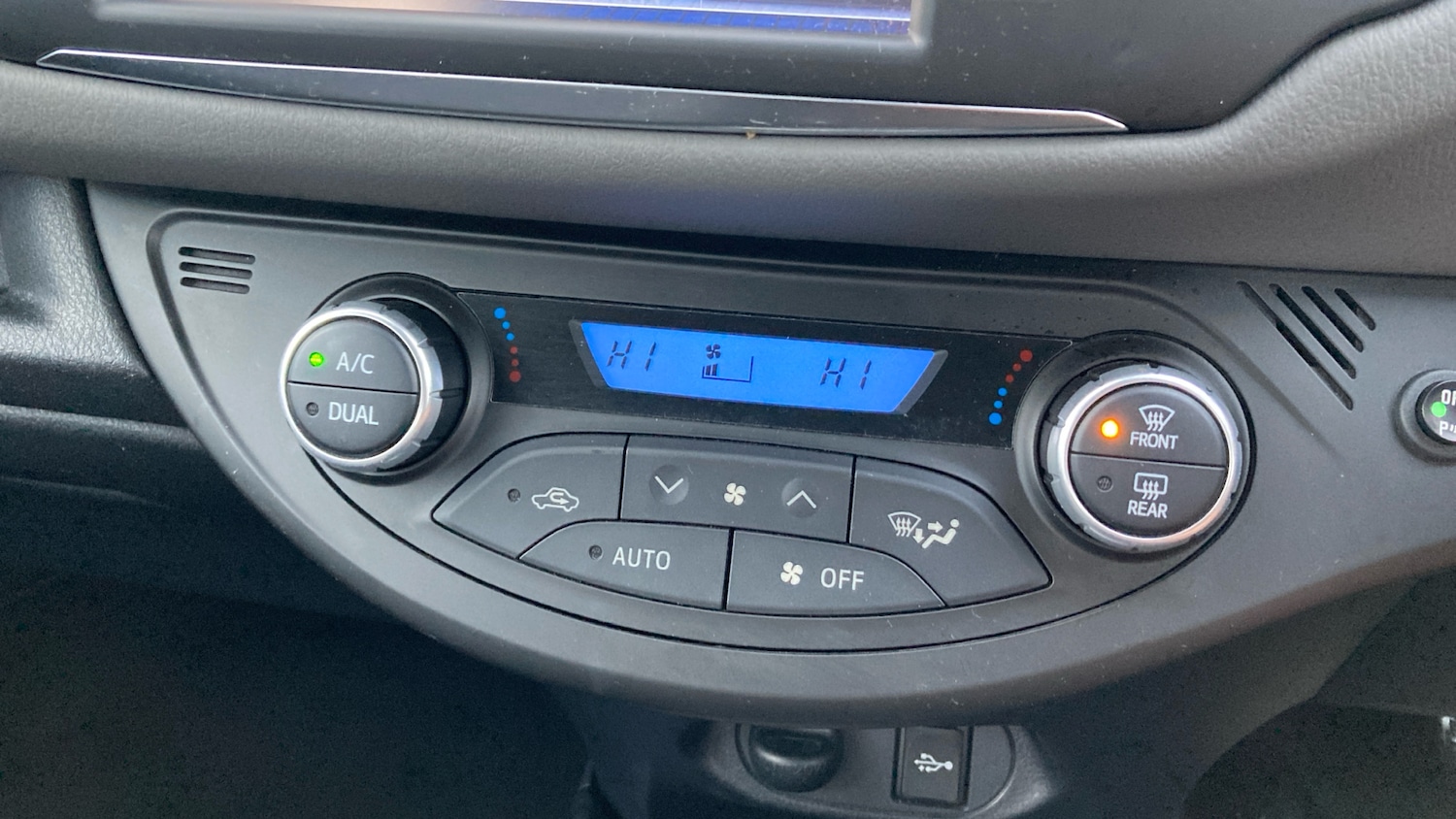 Used Toyota Yaris 2018 for sale - 77417348: Photo 31