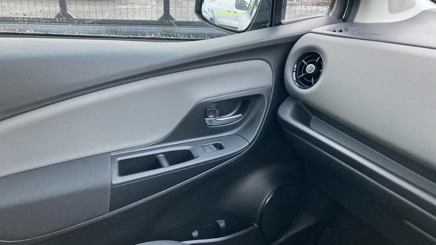 Used Toyota Yaris 2018 for sale - 77417348: Photo 40