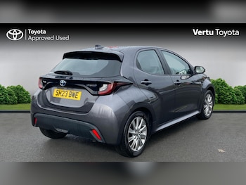 Used Toyota Yaris 2023 for sale - 76181911: Photo 2