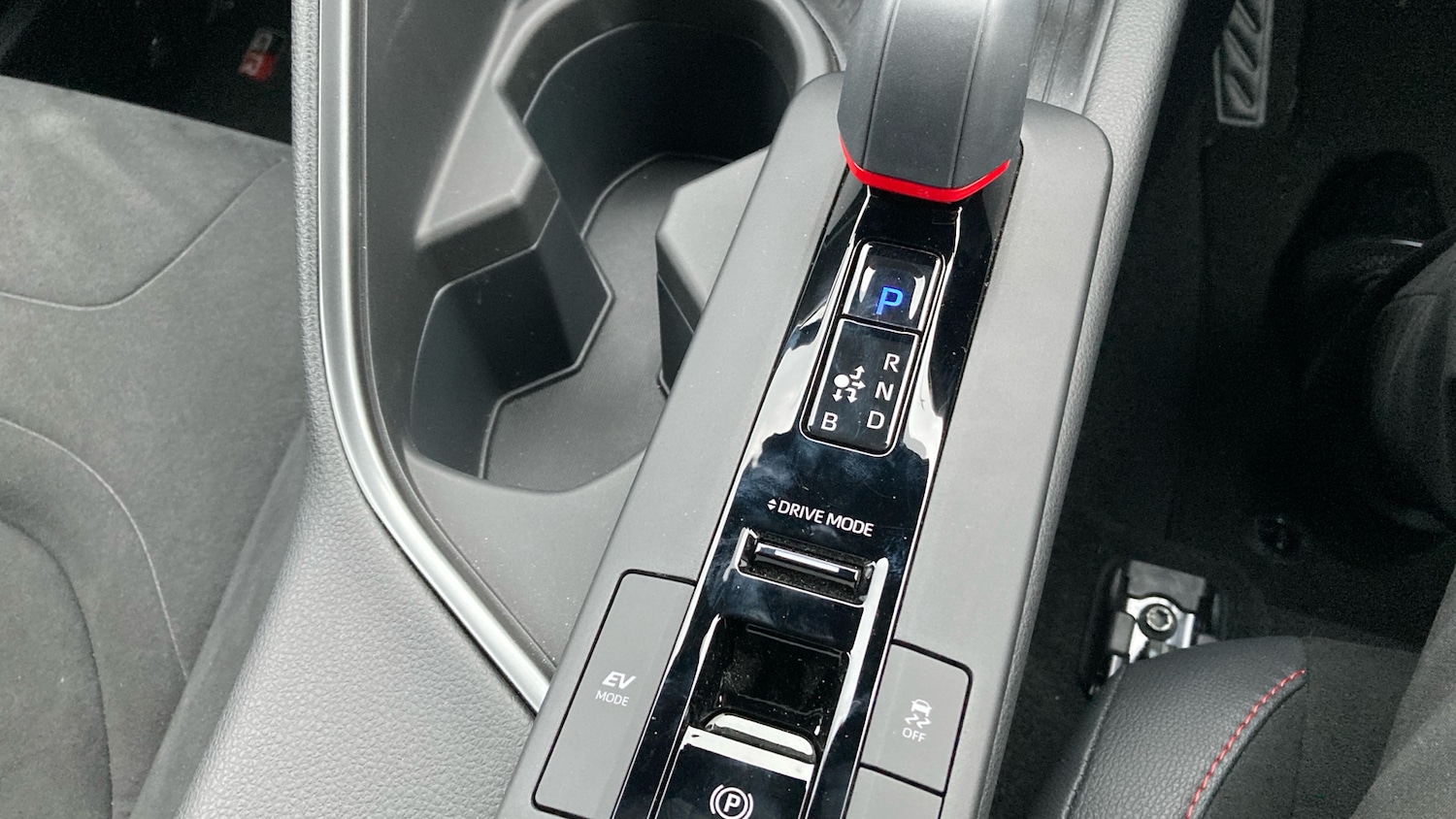 Used Toyota C-HR 2025 for sale - 77136867: Photo 31