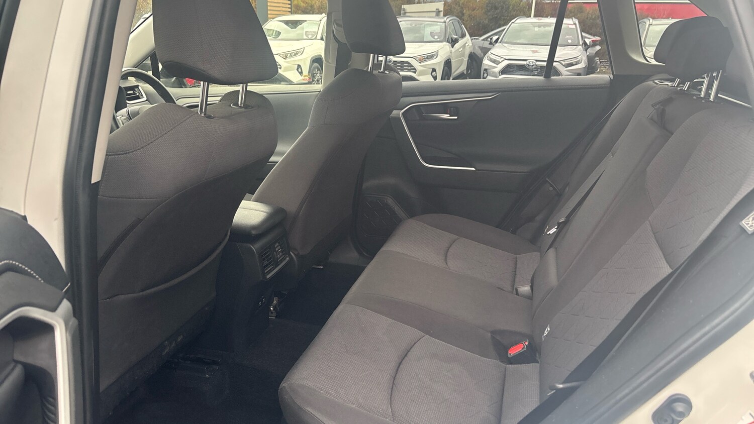 Used Toyota RAV4 2020 for sale - 76131114: Photo 13