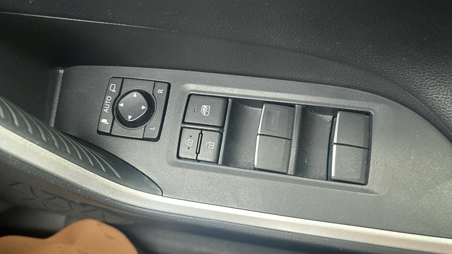 Used Toyota RAV4 2020 for sale - 76131114: Photo 28
