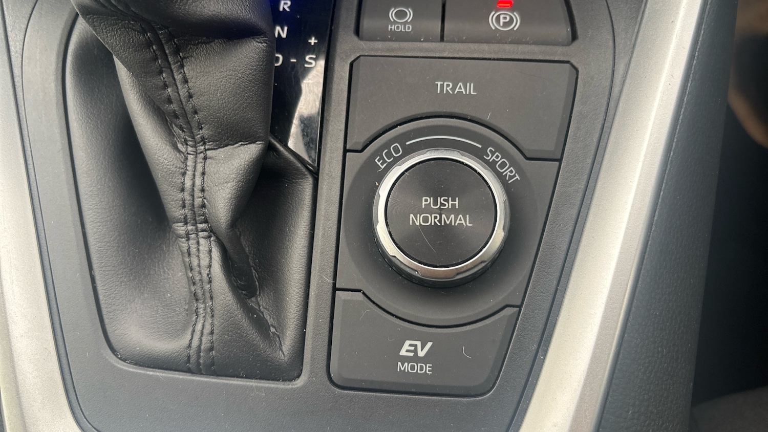 Used Toyota RAV4 2020 for sale - 76131114: Photo 34