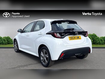Used Toyota Yaris 2024 for sale - 77931532: Photo