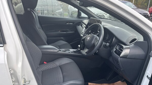 Used Toyota C-HR 2023 for sale - 76234638: Photo 11