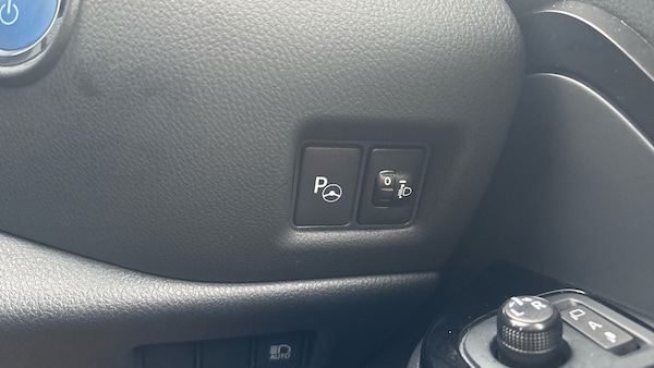 Used Toyota C-HR 2023 for sale - 76234638: Photo 34