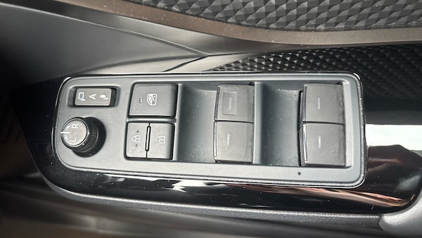 Used Toyota C-HR 2023 for sale - 76234638: Photo 35
