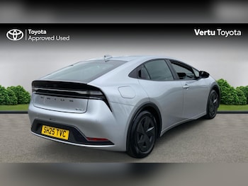 Used Toyota Prius 2025 for sale - 77707378: Photo