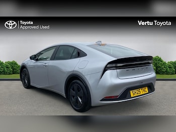 Used Toyota Prius 2025 for sale - 77707378: Photo