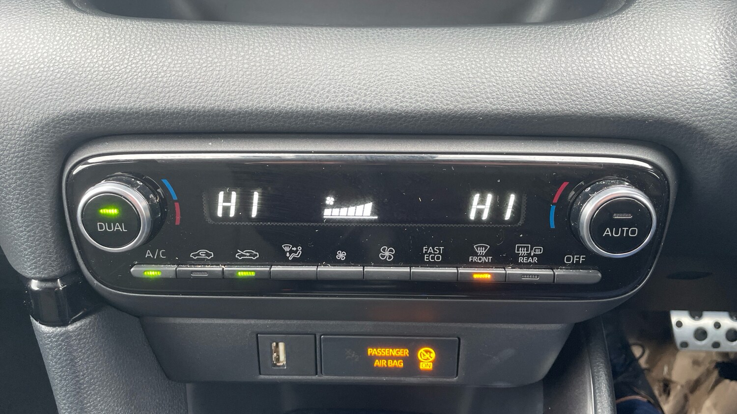 Used Toyota Yaris 2023 for sale - 77983911: Photo 32