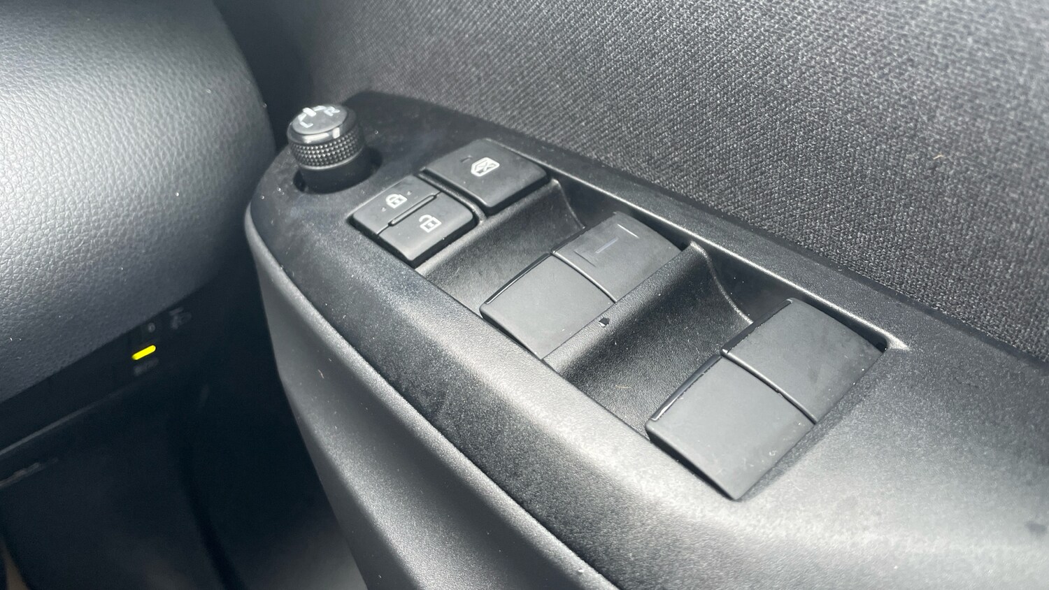 Used Toyota Yaris 2023 for sale - 77983911: Photo 40