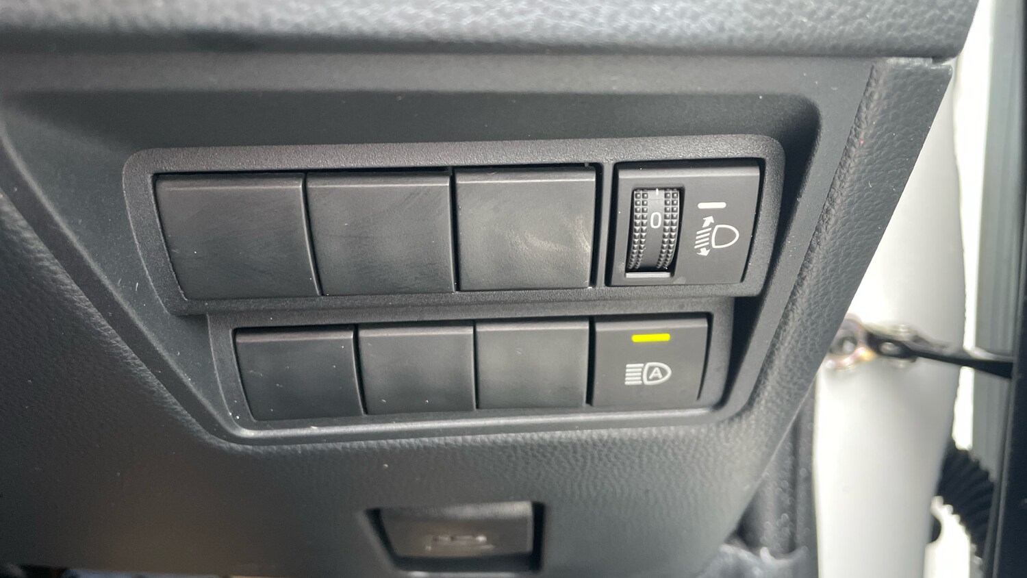 Used Toyota Yaris 2023 for sale - 77983911: Photo 41